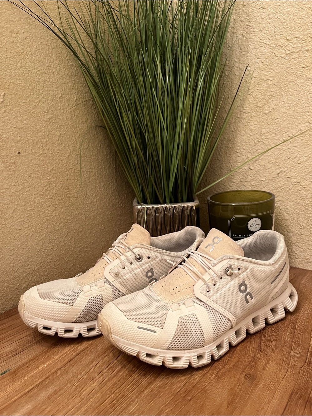 On Running 5 - Women’s Sneakers Size 7.5
